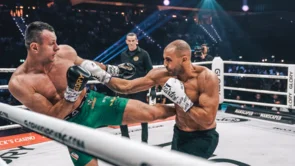 Ludilo na Glory priredbi: Badr Hari bio u nokdaunu, navijači prekinuli meč njega i Wrzoseka!